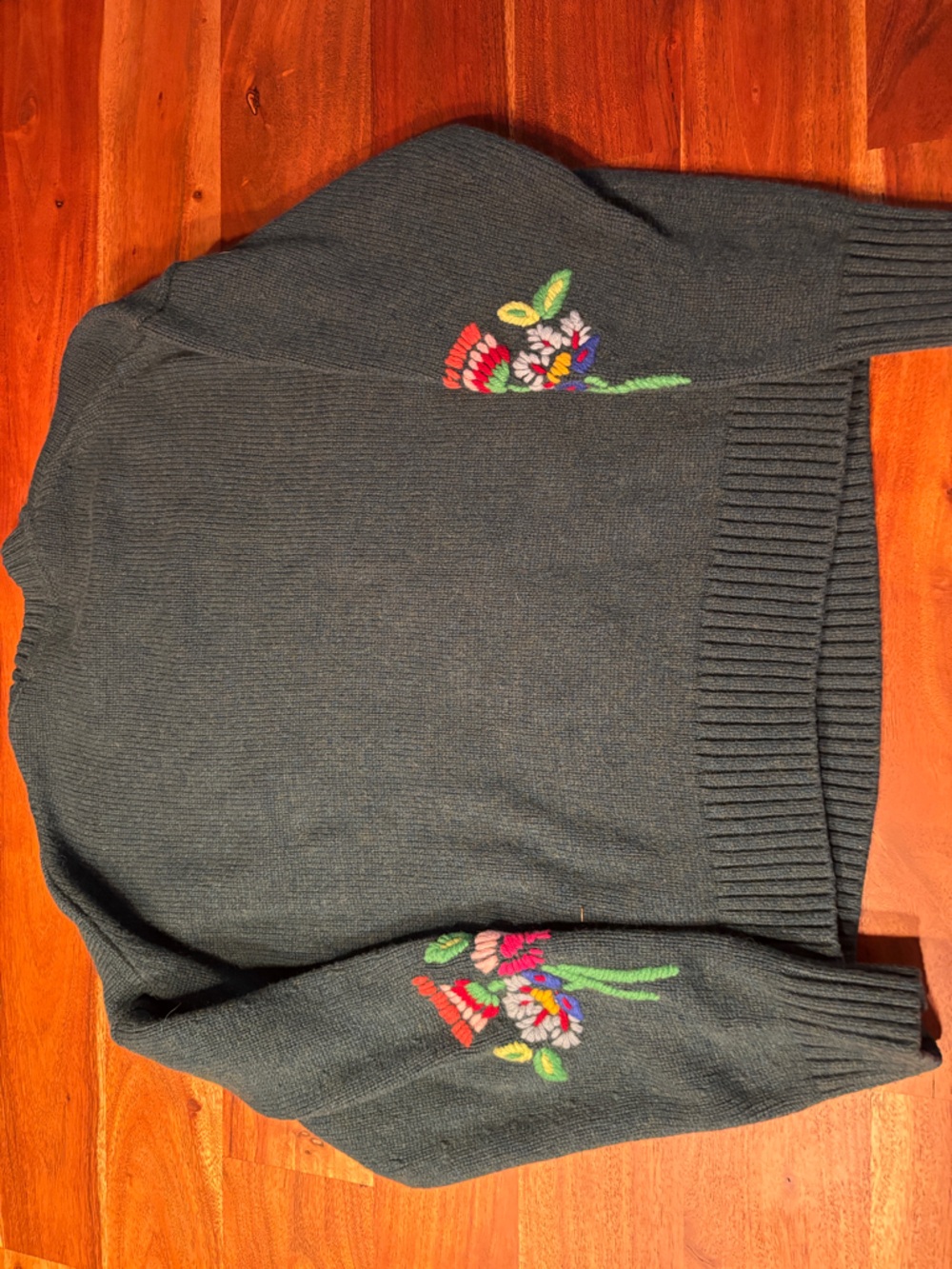 Boden Floral Embroidered Knit Sweater - XS - Picture 7 of 7